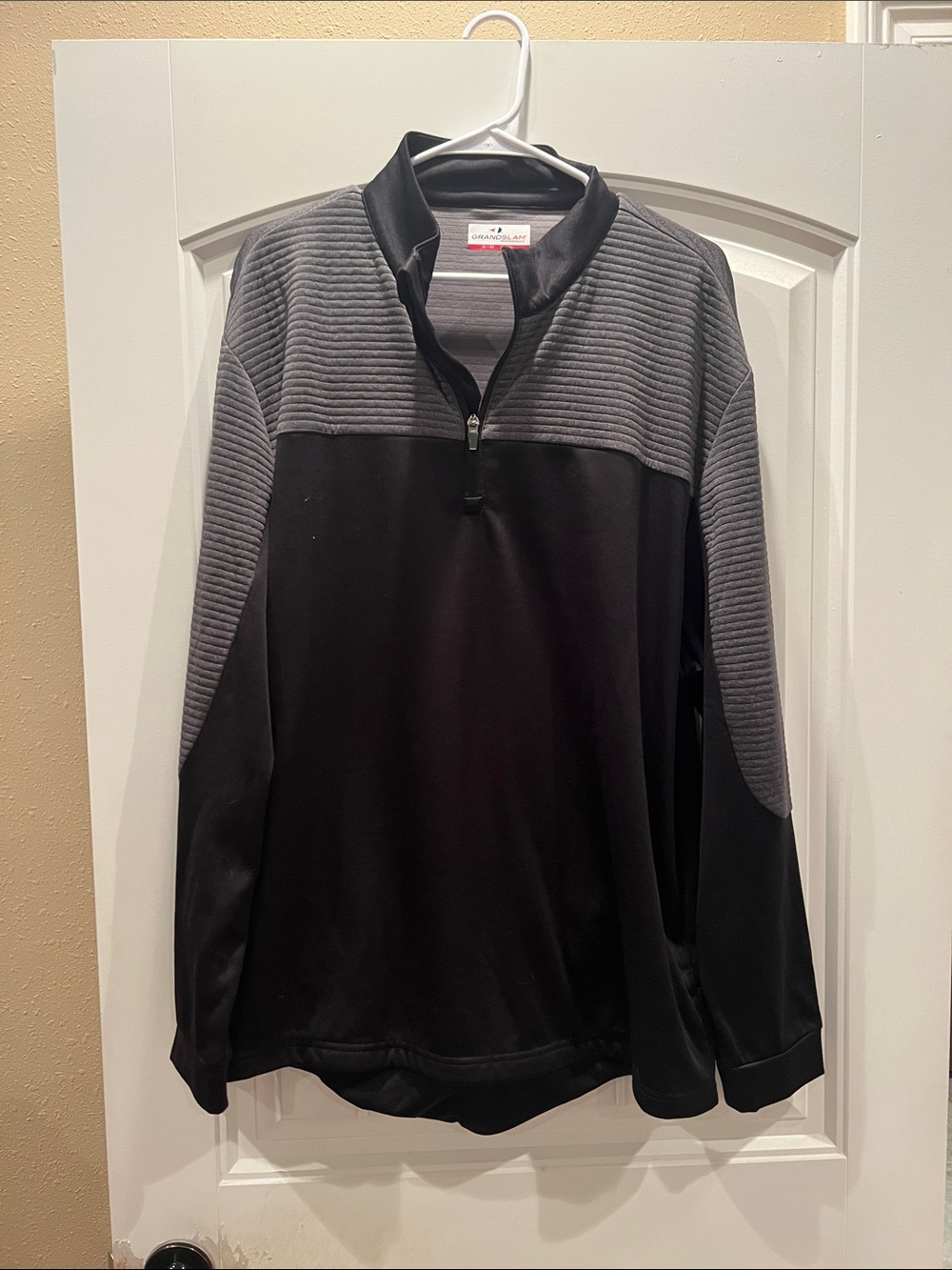 Grand Slam Men's Black and Gray Half-Zip Pullover